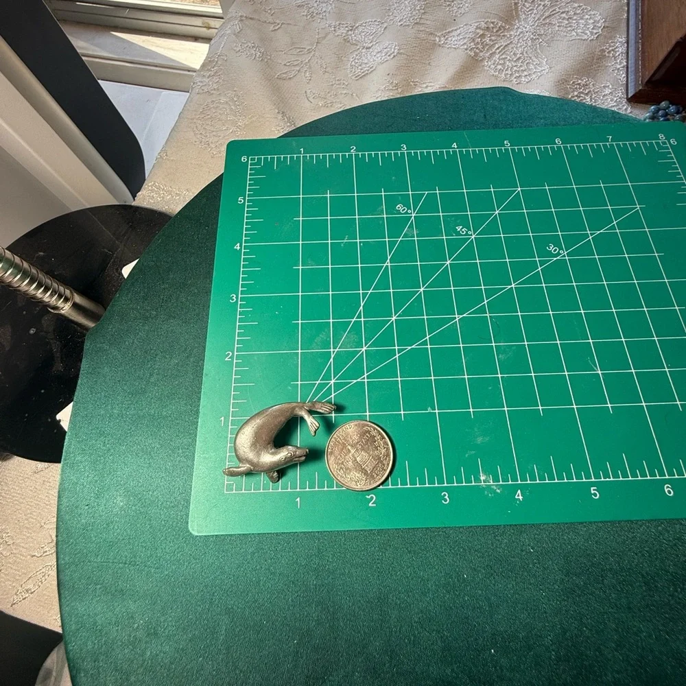 Artsy Vintage‎ Ocean Seal Pin